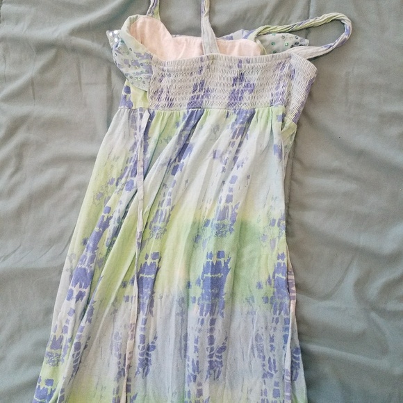 Clothing - Picture 2 of 3